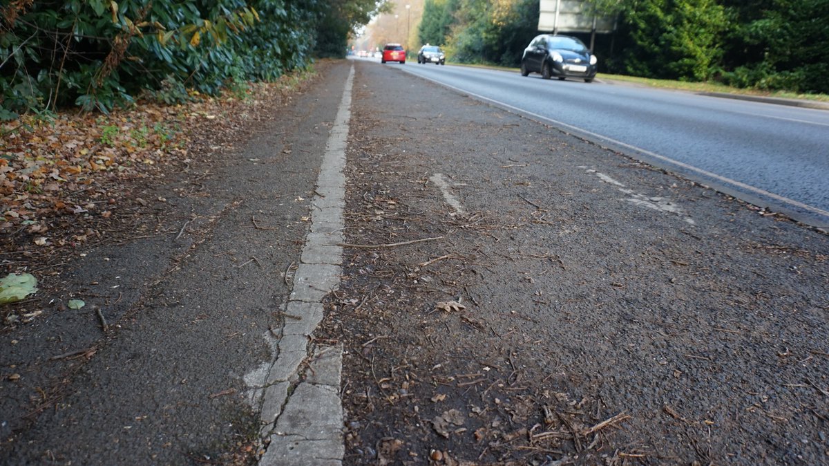 This is Kenilworth Road. Google Maps says there’s a bike lane here, but all I saw was some old painted markings on a sidewalk.