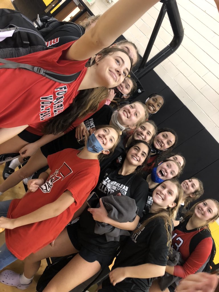 fhsvball3's tweet photo. WE WON game 2!!   Way to go BULLDOGS!! 🏐@fhsvball3 https://t.co/a8Ce0X1Xc8