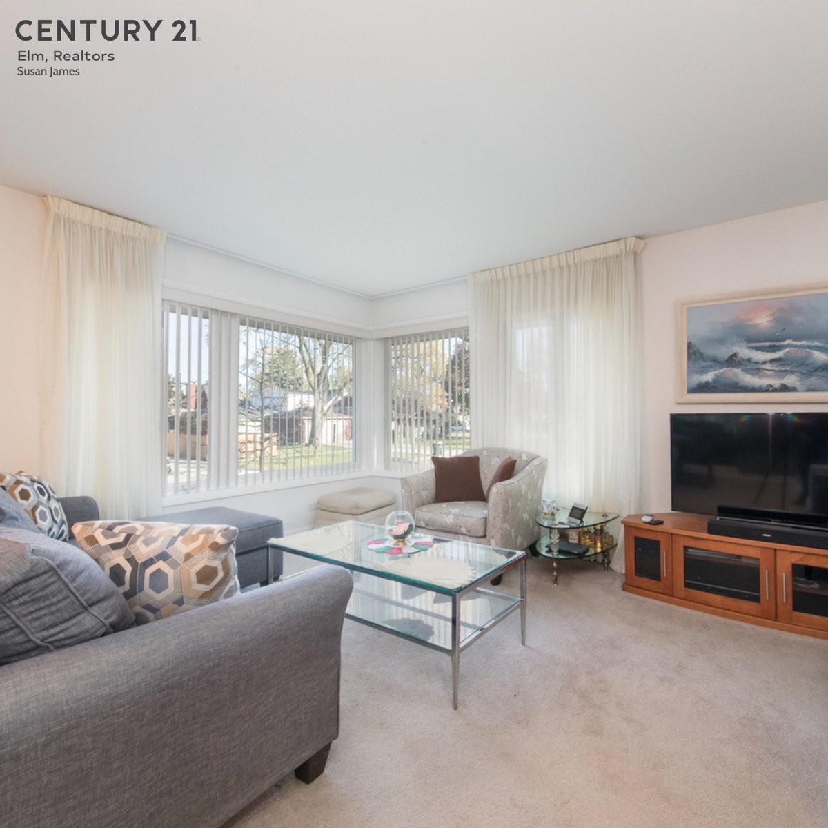 itsfromsue's tweet photo. **New Listing**

1001 Peterson Ave, Unit A is now new and hot on the market. This 3 🛌 , 1 🛀 corner unit townhouse is located near the El Stations, shopping &amp; transportation options, &amp; parks for your convenience. @Century21ELM 
#susanjamesrealtor #sellingparkridge #parkridgeil https://t.co/aj9IwrmliR