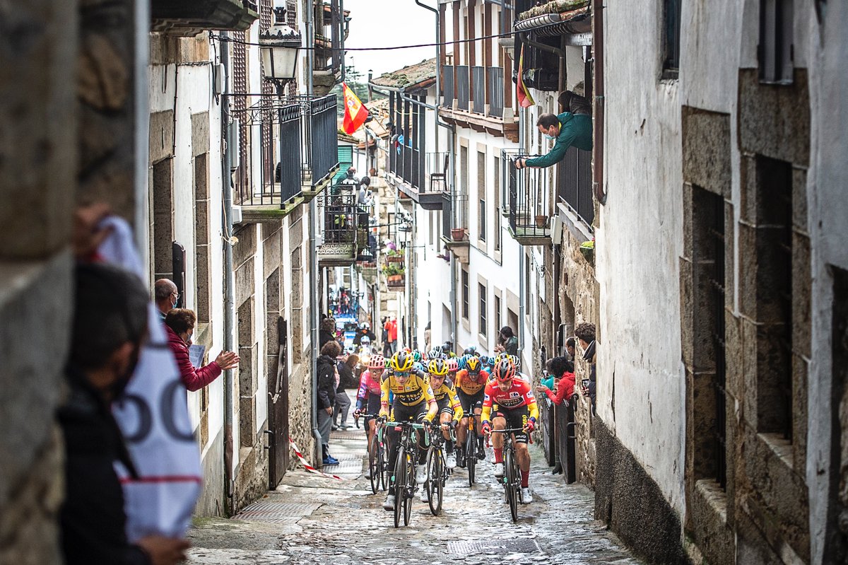 charlylopezph's tweet photo. Un último esfuerzo en @lavuelta. Etapa preciosa hoy con ese final en La Covatilla, pasando por pueblos tan fotogénicos como Candelario. Mañana último día con la llegada a Madrid. https://t.co/zajTs1tB0M