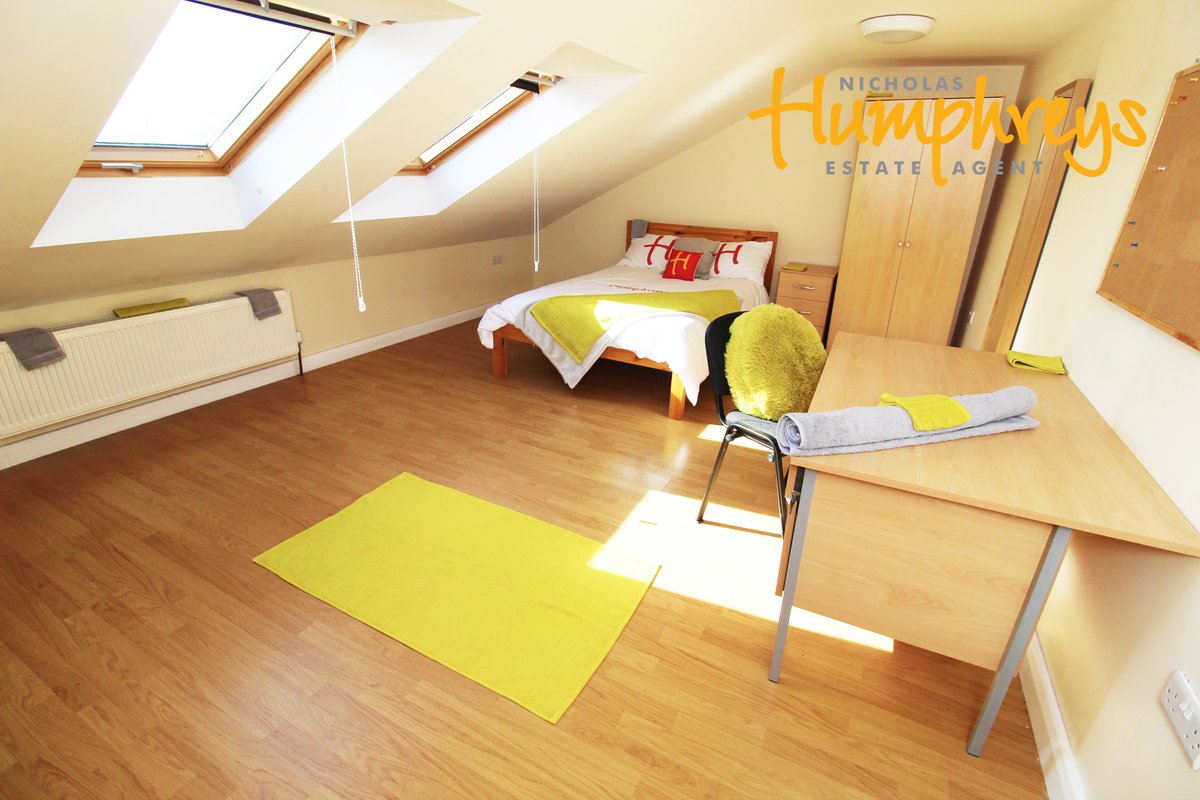 NHPortswood's tweet photo. 🏡Property of the Day🏡

Lodge Road, SO14
+ 10 Bedroom #House🤯
+ £90PPPW
+ Spacious #Double Rooms🛌
+ Great for #big groups
+ Fully Furnished, Bills Inclusive Option Available!🤑
+ Perfect for #University of #Southampton Students and #Solent University Students https://t.co/KW0gvGVnmm