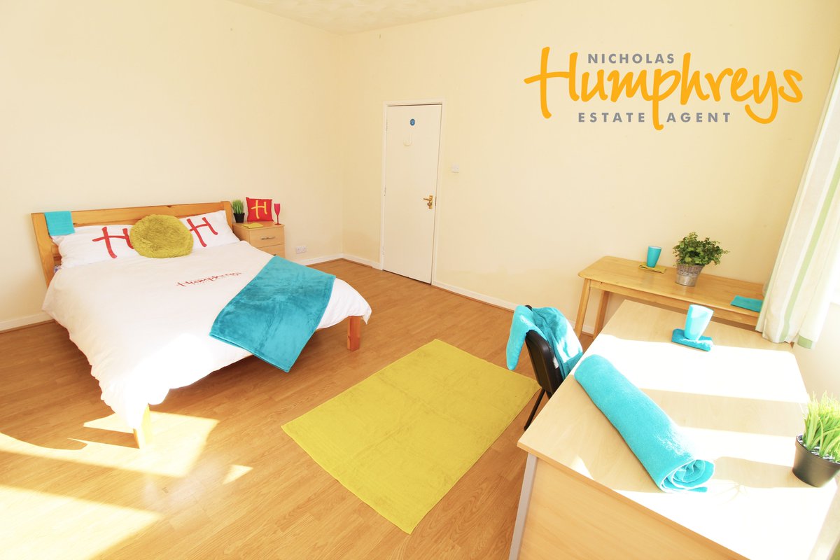 NHPortswood's tweet photo. 🏡Property of the Day🏡

Lodge Road, SO14
+ 10 Bedroom #House🤯
+ £90PPPW
+ Spacious #Double Rooms🛌
+ Great for #big groups
+ Fully Furnished, Bills Inclusive Option Available!🤑
+ Perfect for #University of #Southampton Students and #Solent University Students https://t.co/KW0gvGVnmm