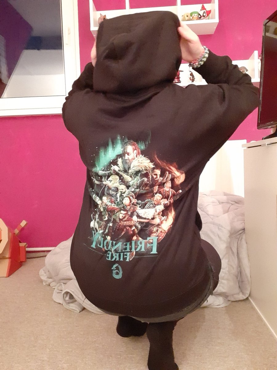 CaroHasenberg's tweet photo. Hier ist heute etwas ganz tolles angekommen!😁 Bin schon sehr gehyped!😍 #FF6 #FriendlyFire6 @xPandorya @Gronkh https://t.co/KuPiBwPAg6
