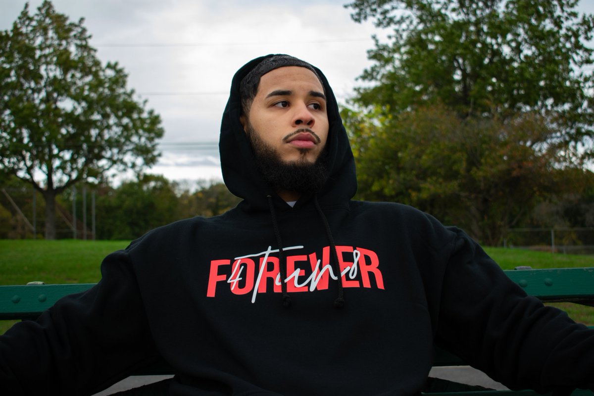 The4TUN8Apparel's tweet photo. Our website launches in less than 30 minutes and our #Forever4TUN8 drop will be available for purchase. Longsleeve shirts, a black hoodie, and a few cross body bags will be available! We're going to try and keep this up and release a piece every 1-2 months. ❤️ the support. https://t.co/84DlSYvlh7