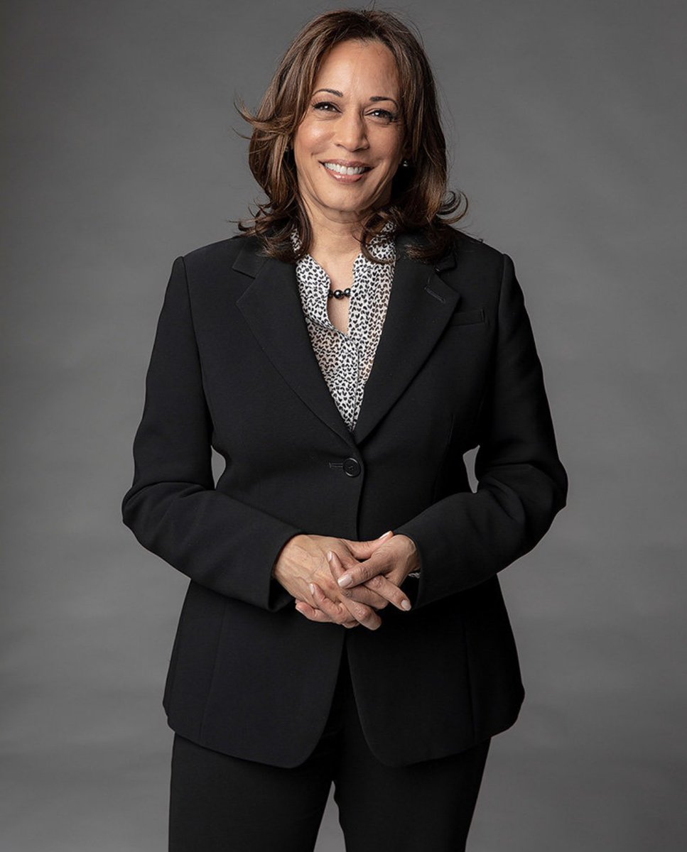131Counting's tweet photo. 100 Years After the 19th Amendment, Kamala Harris makes history as the first female, Black, and Asian American vice president-elect! 📷: New York Times https://t.co/3eFCym5C9R