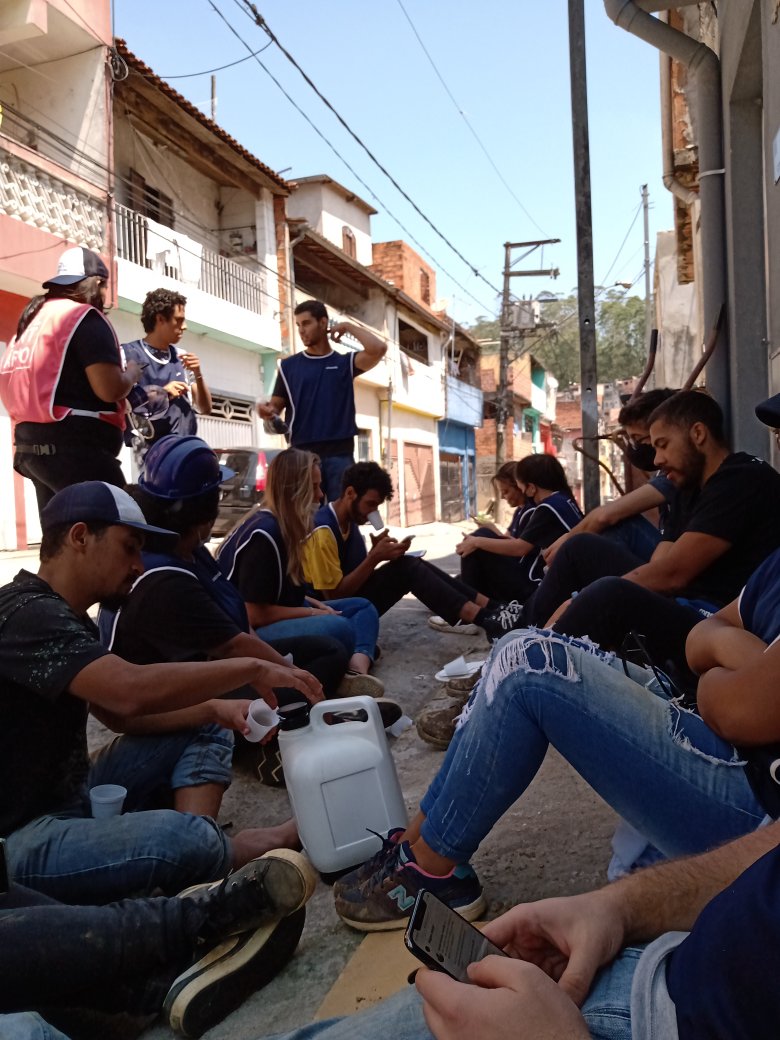 jaquedaniels_'s tweet photo. Horário de almoço q fala né #construide https://t.co/5t4LZfFjcZ