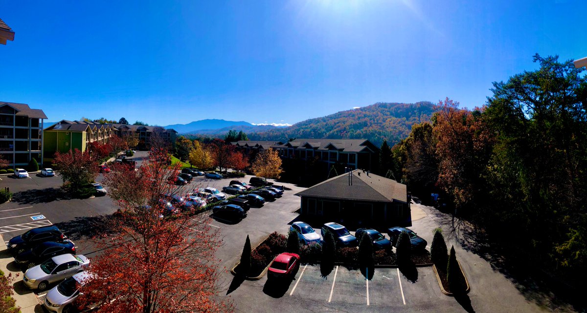Deidra10X's tweet photo. Beautiful warm fall day at Laurel Crest! Come see us!!! @bluegreentweets #bluegreentweets #laurelcrest #teamtennessee #midwestregion https://t.co/ALlQAuBXFS
