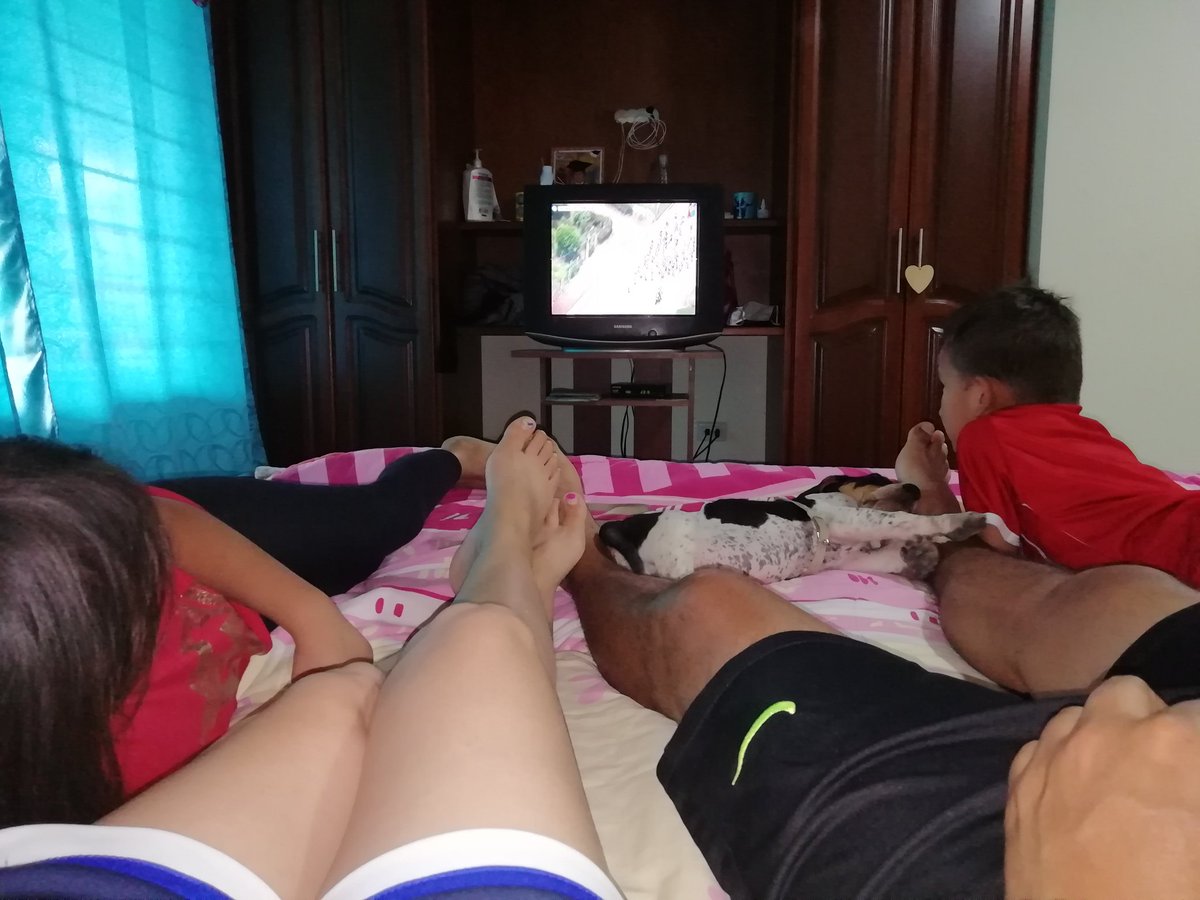 SMarcela10's tweet photo. En familia #PorMiBici @SenalDeportes https://t.co/zAvCqvlq5q
