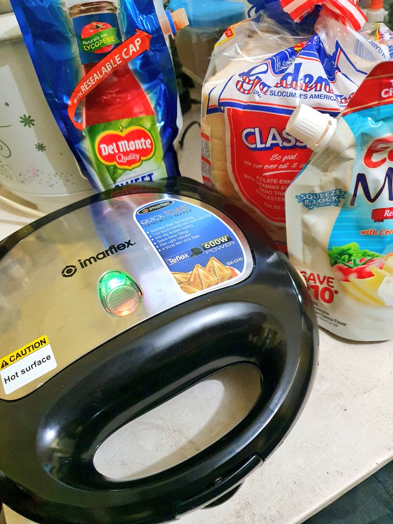 Jimjim011694's tweet photo. Gutom ๐คฃ๐คฃ #quicktoast https://t.co/SFdRo29xZl