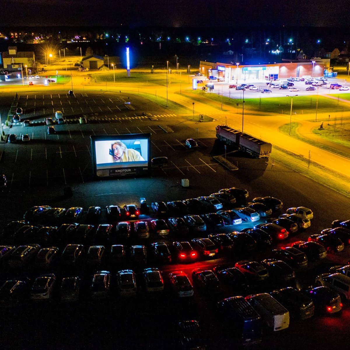 Me järjestettiin eilen Drive-in -elokuvailta Säkylässä! 🤩
Kuva: Janne Arola