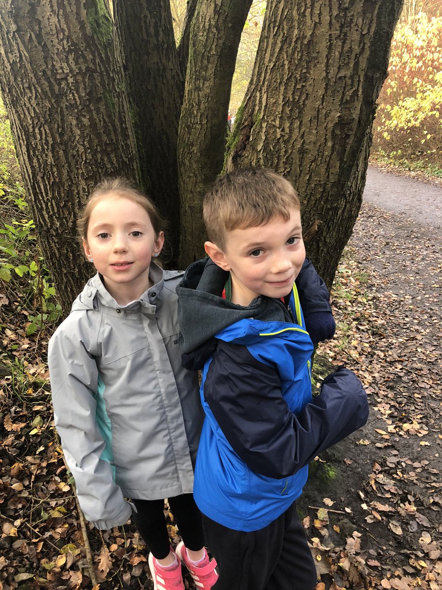 destinyuk's tweet photo. A lovely autumn walk, helping add miles to the @ashbridgeschool @BBCCountryfile Ramble for #childreninneed #countryfileramble #teamashbridge #lejog https://t.co/IhUKvNzzdo