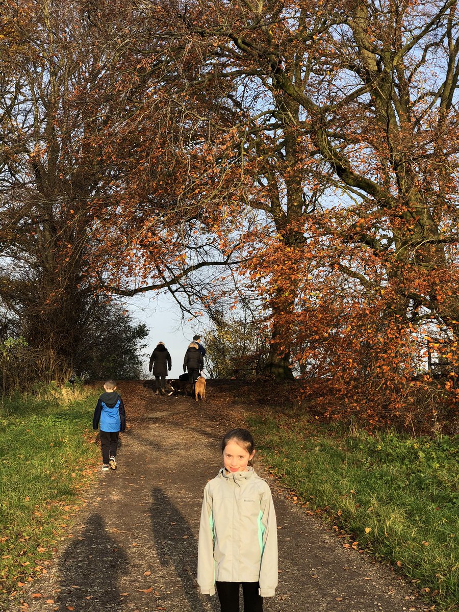 destinyuk's tweet photo. A lovely autumn walk, helping add miles to the @ashbridgeschool @BBCCountryfile Ramble for #childreninneed #countryfileramble #teamashbridge #lejog https://t.co/IhUKvNzzdo