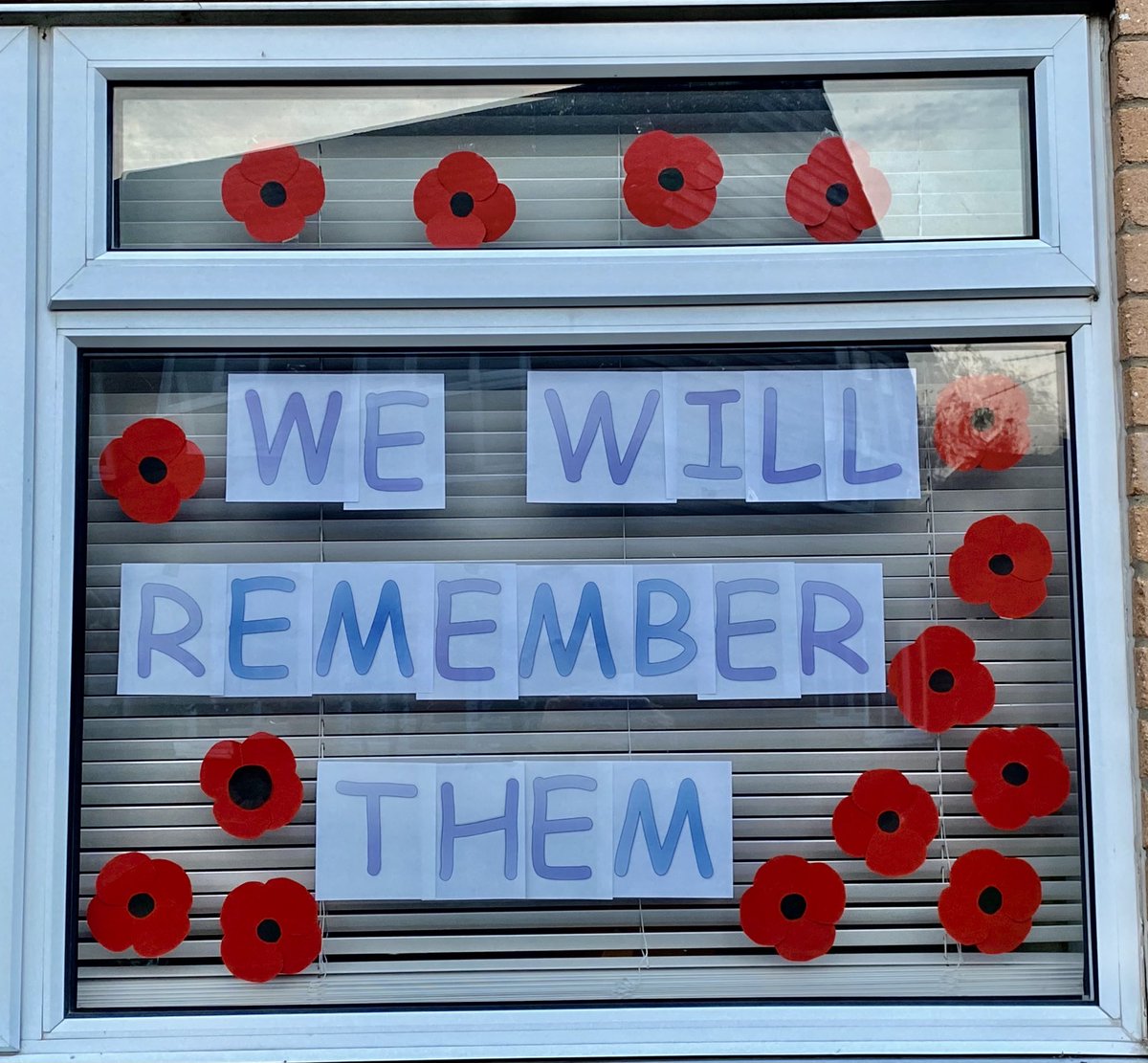 Our vicarage window in use again and we have plans for Advent! ⁦@bishcolchester⁩ ⁦@ruthiejp⁩ ⁦<a href="/StJohnsColch/">St John's Colchester</a>⁩