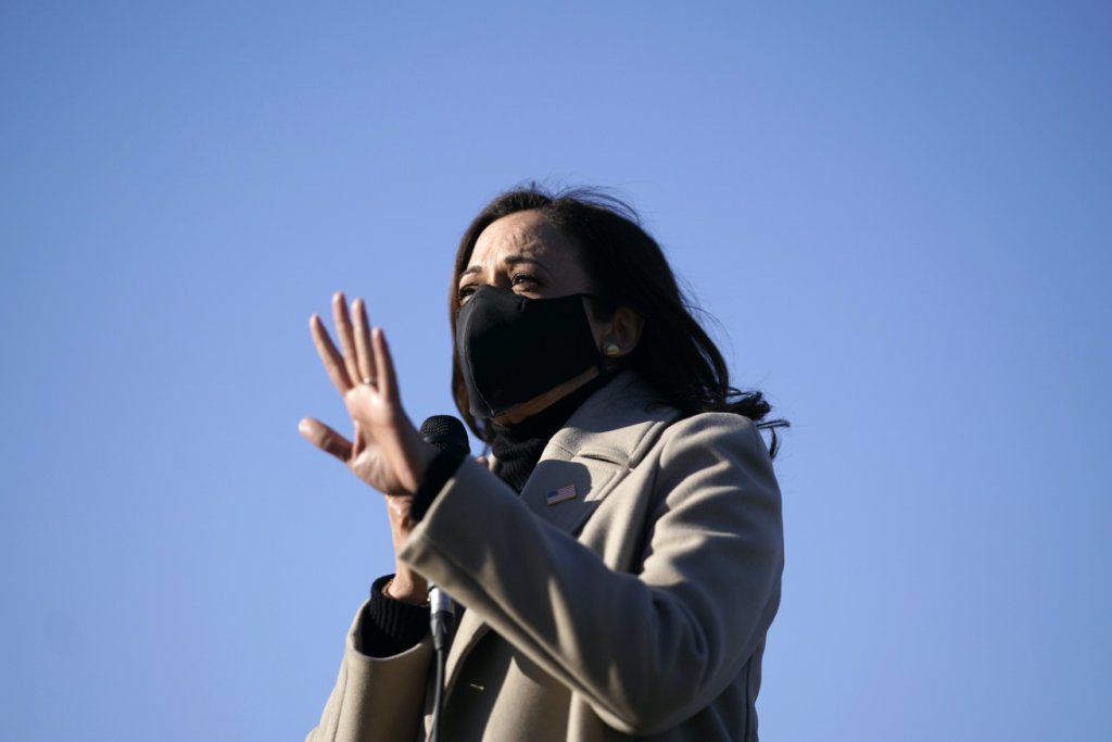 Kamala Harris makes history many times over as the first woman — and the first Black and Asian American person — to be elected vice president. (via <a href="/melmason/">Melanie Mason</a> for <a href="/latimes/">Los Angeles Times</a>) apple.co/3mVCkf0