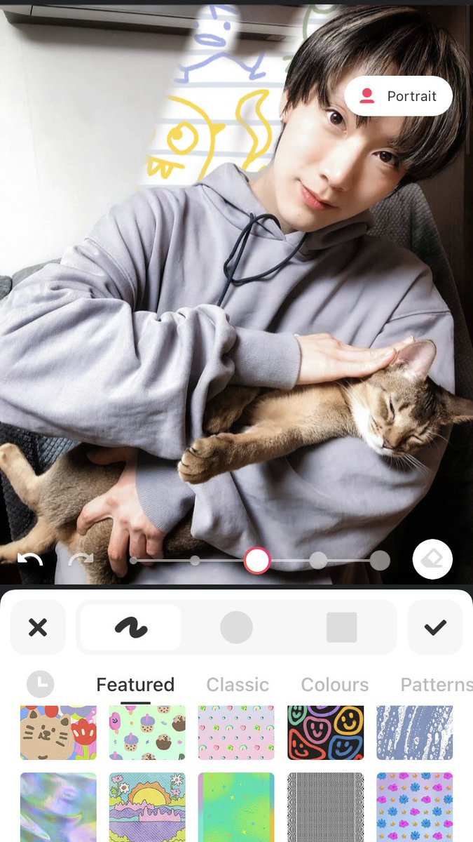 TenistenW's tweet photo. @Day_0404 ได้เลยค้าบ ใช้ meituค่ะ เริ่มที่ photo editing เลือกรูปที่ต้องการ 
 - จากนั้นตามรูปที่2 กดMosaic แล้วตรงขวาบนกดให้เป็น portrait lockแล้วก็เลือกพื้นหลังแล้วระบายๆเลยค่า 
- บางทีมันอาจจะไม่ตรงใจ เราก็กดoff เพื่อเ���ิมพื้นหลังได้ตามใจเลยค่ะ เราทำไม่ค่อยเป็น อาศัยแอปในทรศทำง่ายๆไปค่ะ😂 https://t.co/Yq5ctq4195