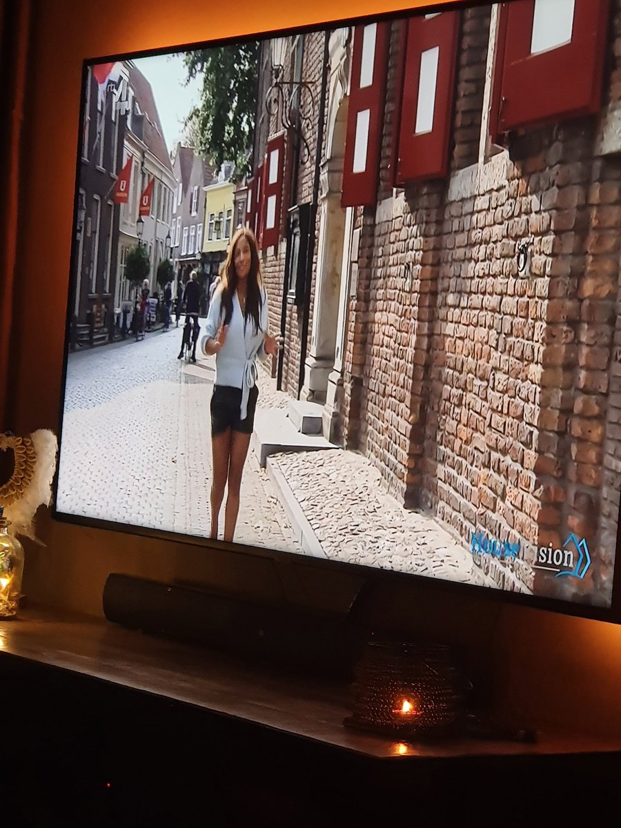 appievanderbeek's tweet photo. Altijd leuk, ons Doesburg op tv. #housevision @RTL4 https://t.co/kRX8cPbE8b