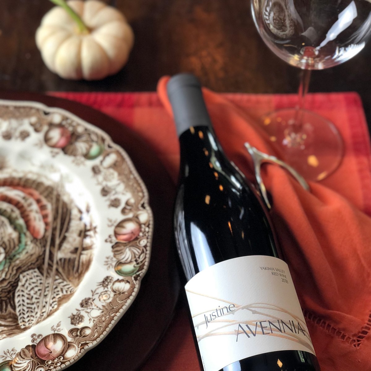 Many thanks to @shaunmyrick of Laurelhurst Windermere Living magazine for including two of our wines in his recent article about #Thanksgiving pairings: shaunmyrick.com/drink/cornucop… #wine