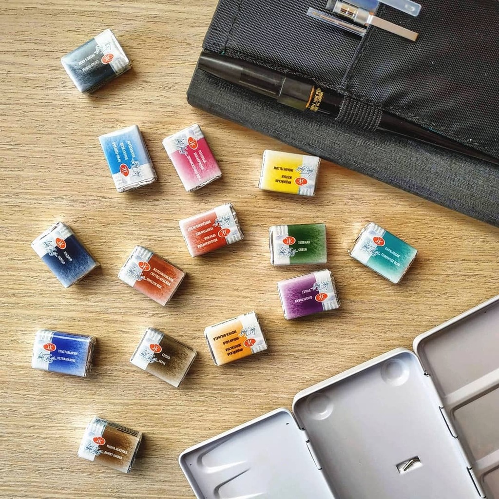 DavideRinaldi73's tweet photo. New #whitenightswatercolor palette! 
•
•
#arteinminiatura #miniature #watercolorart #miniatures #miniaturewatercolor #tinypaintings #minipainting #watercolour_gallery #watercolor #aquarelle #sketch #sketchbook #sketching #artofinstagram #instaart #ar… https://t.co/GSfdkUgpvr https://t.co/MRHPPE5VQu
