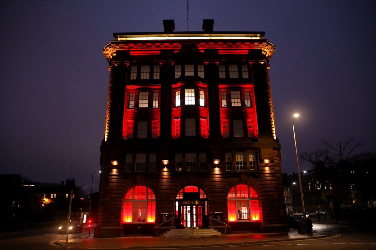 dct_media's tweet photo. Like others across the UK, our Meadowside HQ in #Dundee is lighting up red in support of @poppyscotland &amp; in remembrance ❣️#WeWillRememberThem #LestWeForget #EveryPoppyCounts #LightUpRed https://t.co/ssEP8NkSaV