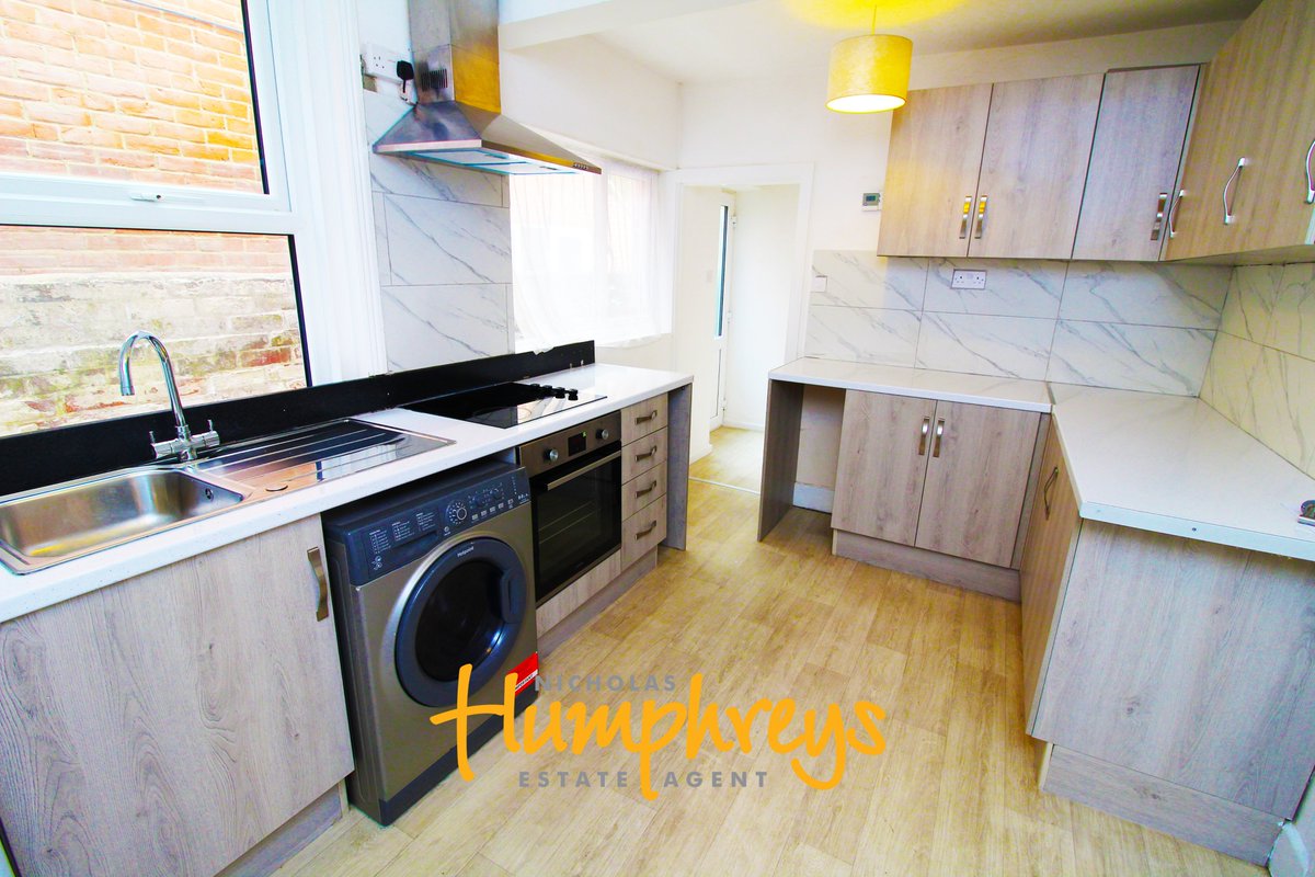NHPortswood's tweet photo. 🏡Property of the Day🏡

Burlington Road, SO15
+ 4 Bedroom #House
+ £130.00PPPW
+ EN-SUITES🚽
+ Spacious Double Rooms
+ Great student location - Polygon🕺
+ Fully Furnished, #EnSuites!
+ Perfect for @solentuni #Students https://t.co/PPkoxx0Jra
