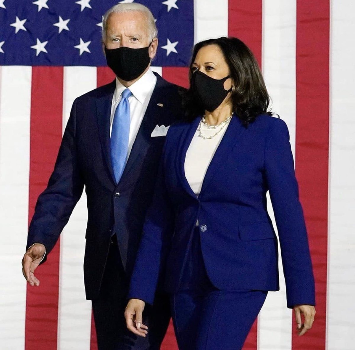 dymples06's tweet photo. And that’s MADAME Vice President to you! 😭💙💙💙💙💙 @JoeBiden @KamalaHarris  #MadameVicePresident https://t.co/Z6D8Ic9JdG