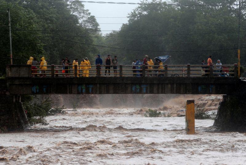 Cuba se prepara para tormenta Eta, que dejó decenas de muertes en Centroamérica reut.rs/36b7mZO