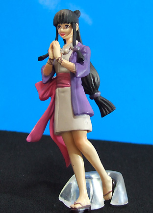 i still can't believe this is official merch they look like bootlegs you find on a garage sale or smth--