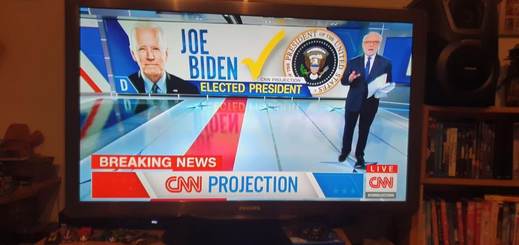 Angela_Lehmann_'s tweet photo. HE DID IT 🇺🇸  #bidenharis2020 https://t.co/LDYLjwEdA0