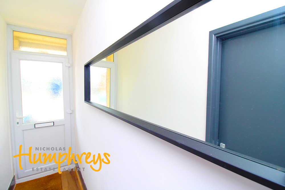 NHPortswood's tweet photo. 🏡Property of the Day🏡

Langhorn Road, SO16
+ 5 Bedroom #House
+ £90PPPW🤑
+ 1 minute walk to local highstreet
+ #Driveway😍
+ Highfield Area
+ Fully Furnished, Bills Inclusive Option Available!💰
+ Perfect for @unisouthampton #Students

Want a viewing? Comment Below! https://t.co/1ZM4RdU9by