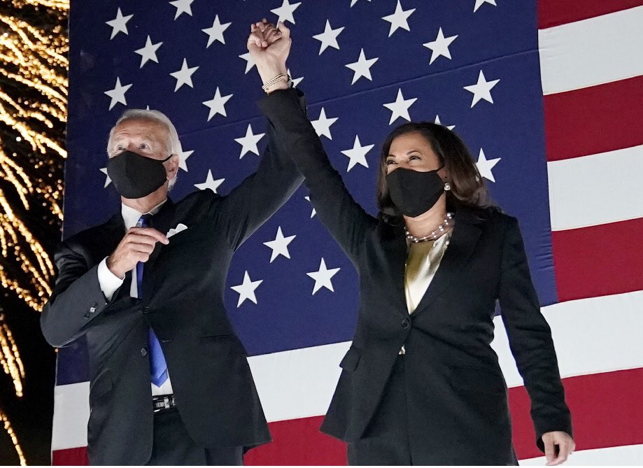 AleVenanzi's tweet photo. Auguri di buon lavoro a @JoeBiden, 46º Presidente degli Stati Uniti e a @KamalaHarris, prima Vicepresidente donna. Oggi si scrive davvero una bella pagina nella storia. https://t.co/90ixr1iknS