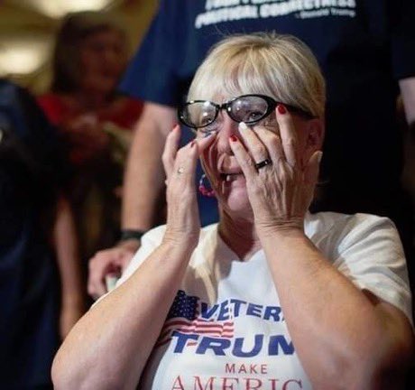 LoboExplosivo's tweet photo. tfw you have to be secretly racist again https://t.co/wAXlL1rl2m