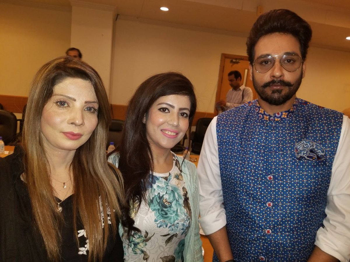 HlHadeel's tweet photo. Faisal Qureshi _ Chief Guest
Talented Actor_Producer, truly versatile & he is entertaining & continues to deliver mesmerizing performances.
#TVActor #versatile #graceful #dedicated #entertainer #producer #TVHost #institution #youth #powerpackperformances
🇵🇰 https://t.co/Cxmeqa8Tc2