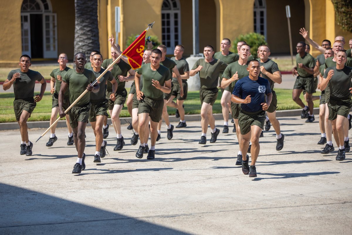 gunny_salgar's tweet photo. While there are many important aspects to being a Marine, holding a high standard of physical fitness is one of the many requirements necessary to be ready for battle. #Battleswon #Tampa #Florida #Marines #usmcbootcamp #goals #fitness #classof2019 #classof2020 #classof2021 https://t.co/6Tz0zbOKit
