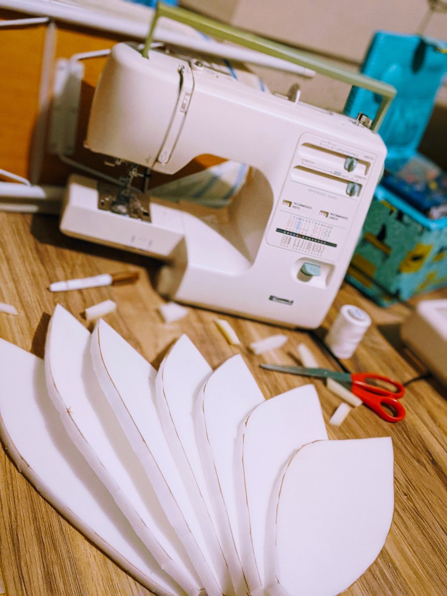 RareProps's tweet photo. Making more Beetle accessories!
Photo by @RazBlossom
#beetle #botwbeetle #breathofthewildbeetle #beetlecosplay #cosplay#cosplaywip #cosplayworkinprogress #progressphoto
#prop #cosplayprop #cosplayprops #propmaking https://t.co/WvTq9ZRbj2