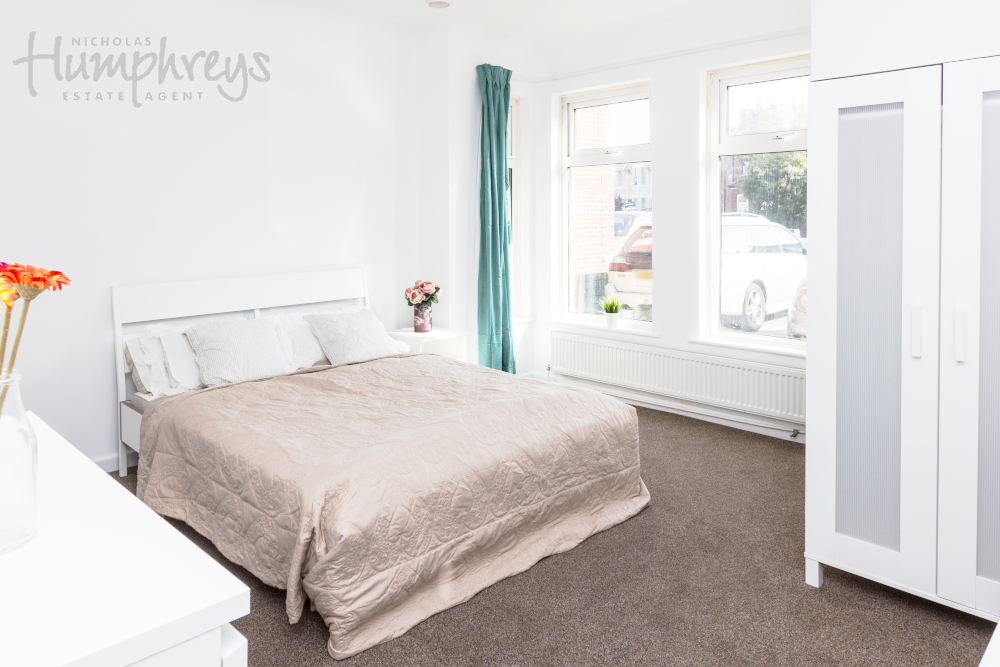 NHPortswood's tweet photo. 🏡Property of the Day🏡

Arthur Road, SO16
+ 6 Bedroom #House
+ £115PPPW
+ 1 minute walk to local #pub😉
+ Shirley Area
+ #Driveway😍
+ Fully Furnished, Bills All Inclusive!💰
+ Perfect for #Solent University #Students

Want a viewing? Comment Below! https://t.co/Gdk37Fyd8y