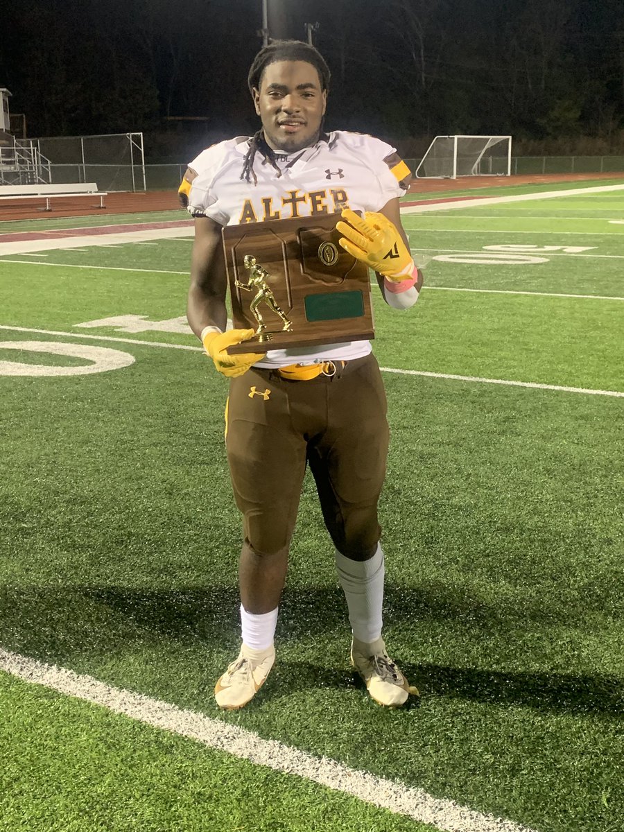 Branden5mc's tweet photo. Regional champions ๐ช๐ฝ๐ฅ, but we not done yet!!!! #longlivecoachimber #longliveyayo #longliveleek https://t.co/qZAwq9b03h