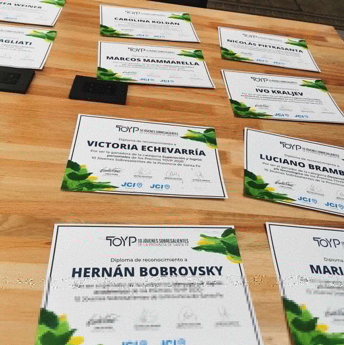 HernanBobrovsky's tweet photo. Gracias @JCIRosario y @JCICasilda por esta distinción como Joven Sobresaliente 2020 en la categoría Liderazgo y Logros Académicos! https://t.co/K5kXJgGnh1