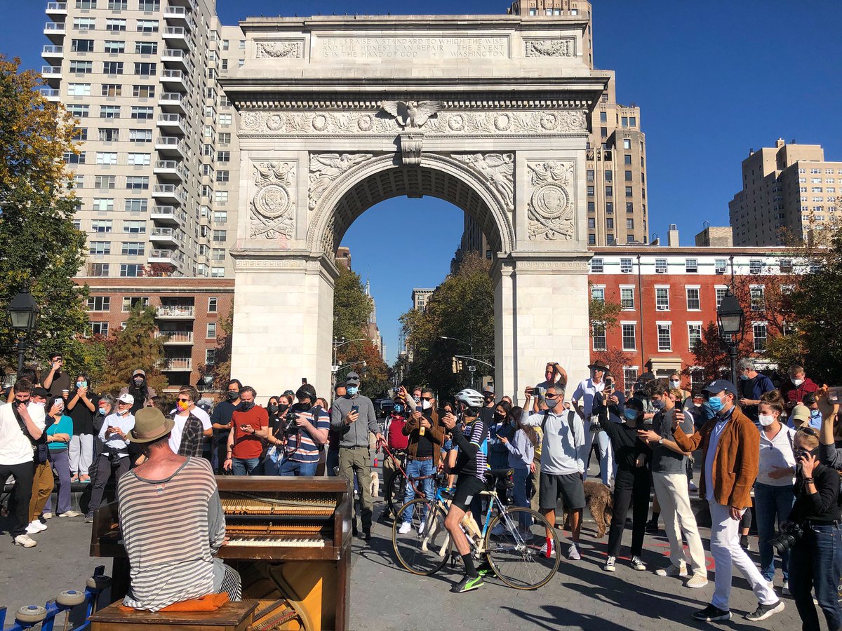 KateSiskel's tweet photo. #NYC celebrates #BidenHarris2020 in #WashingtonSquarePark I❤️NY https://t.co/MIjW4VUXjc