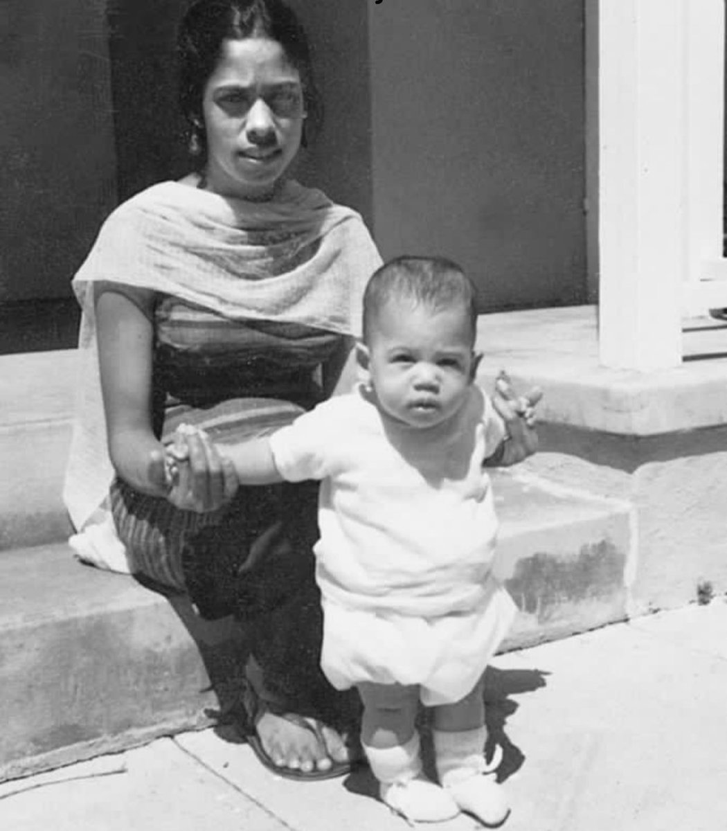 drkamillak's tweet photo. Many years later this girl is now Vice President of America. Every little girl can dream and achieve great things #future #girls #dream https://t.co/ngi7euoJlk