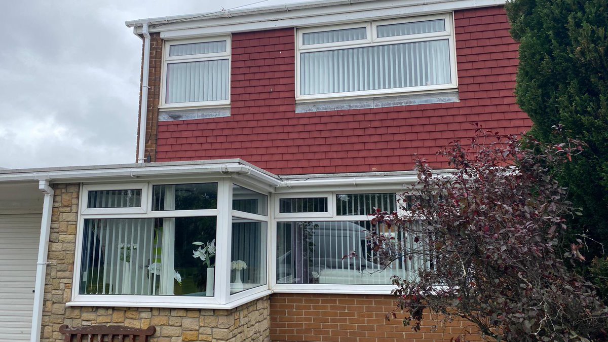 WindowanddoorNE's tweet photo. Another happy customer! All new modern style anthracite windows, matching bi fold doors and a SWS anthracite roller shutter garage door. #windows #anthracitegrey #bifolddoors #rollershutter #windowsnewcastle #windowsdurham https://t.co/VFCi9icdRP