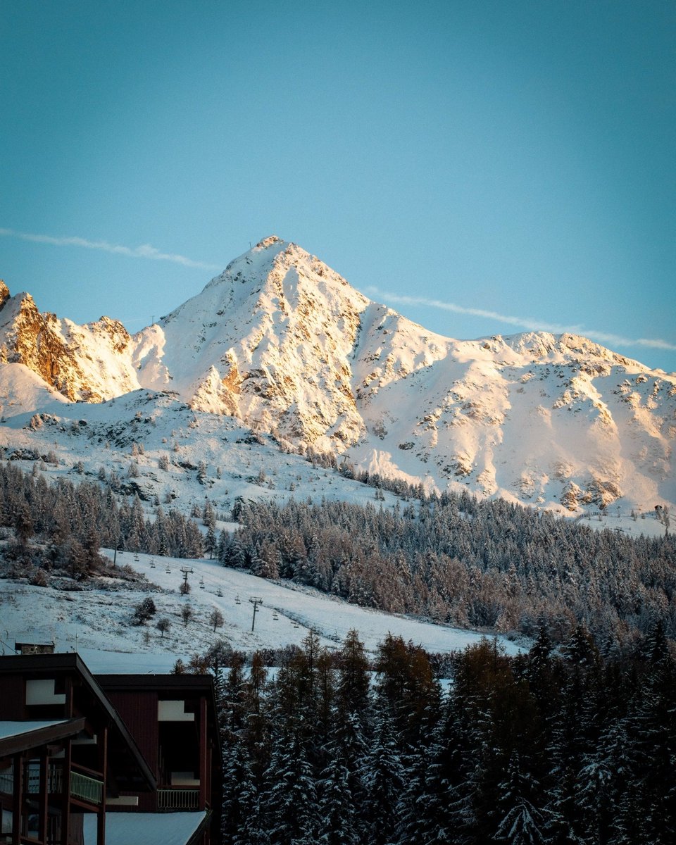 ErnaLow Ski Holidays tweet media