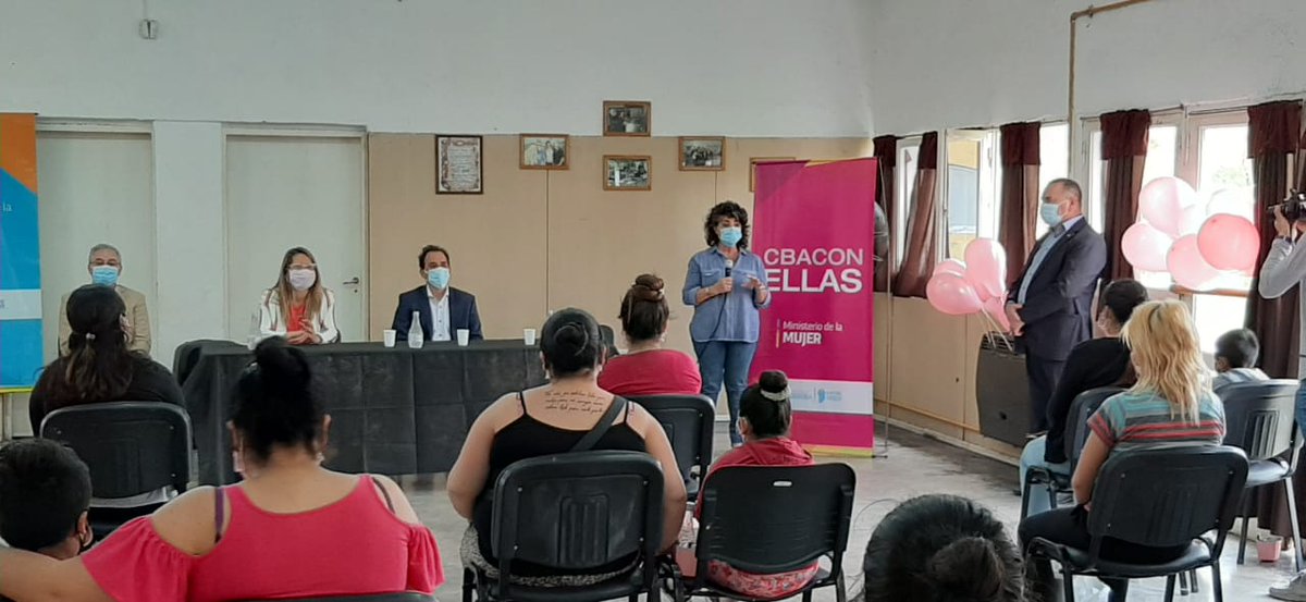 secdelamujercba's tweet photo. 🙋 El programa #CbaConEllas estuvo en distintos barrios de la ciudad de Río Cuarto con sus distintos programas. Junto con el Intendente @jmllamosas y la Directora General de la Delegación del Gobierno de la provincia de Córdoba en Río Cuarto, Samantha David. https://t.co/efm9Vtq81s