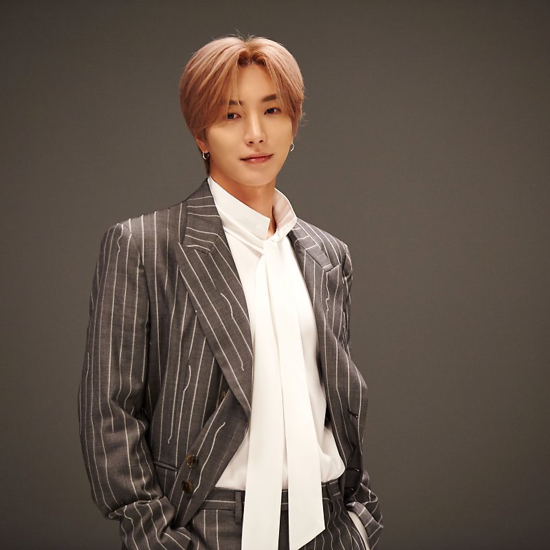 a thread of leeteuk but he gets older as you scroll #SUPERJUNIOR