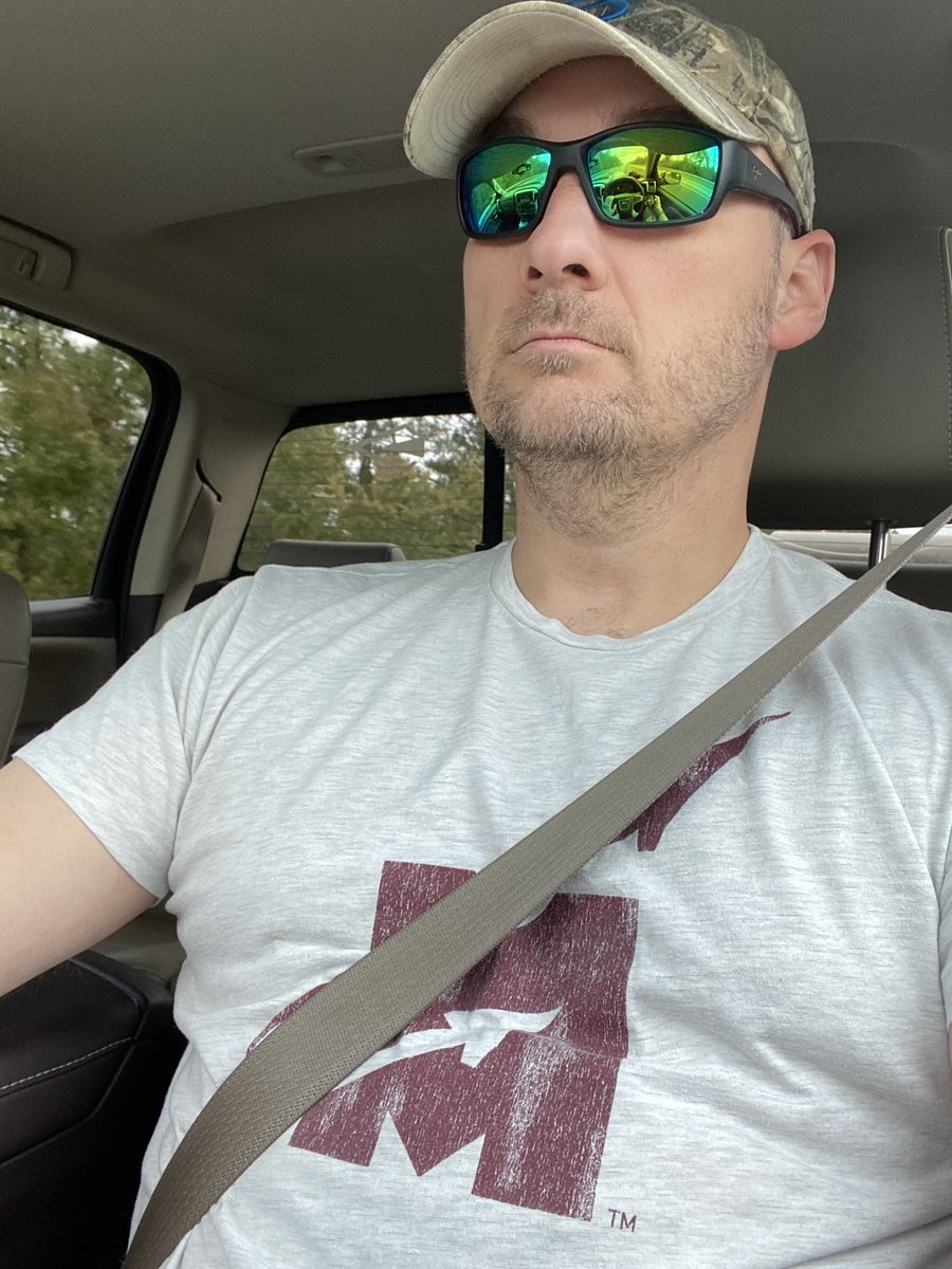 Catherine9T's tweet photo. Heading to Noxubee County for some bow hunting. But sporting the #flyingM regardless @MSUhistory https://t.co/qU3yxGgvzS