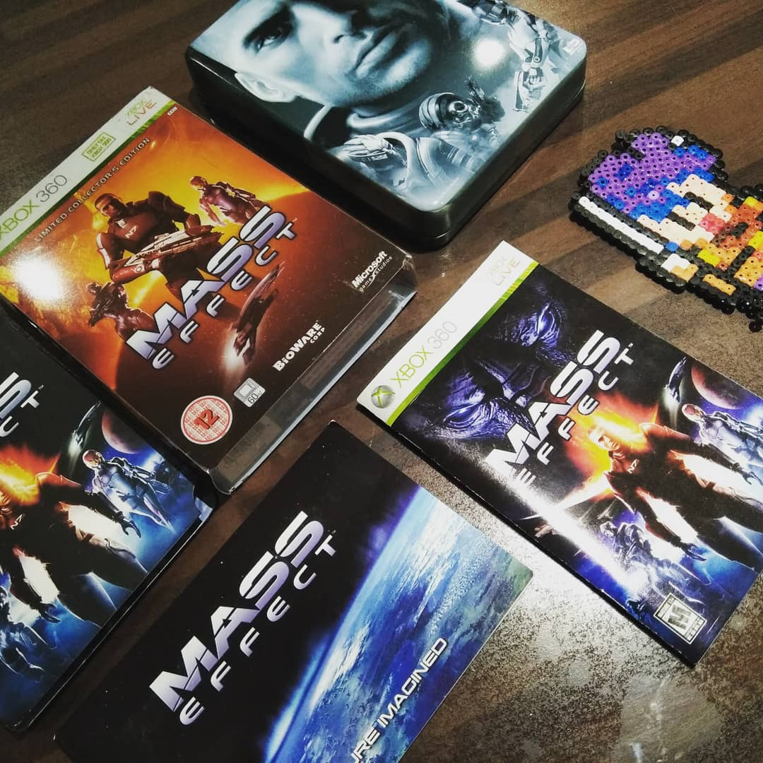 manjimaru22's tweet photo. So it seems to be #n7day today here is Mass Effect Limited Tin Edition for Xbox360 an absolutely gorgeous game with tremendous replayability and extremely strong background
#masseffect #bioware #xbox360 #steam #GamersUnite #retrogaming #videogames #instagamer #xbox #teamshepard https://t.co/3XAmhbM6ju