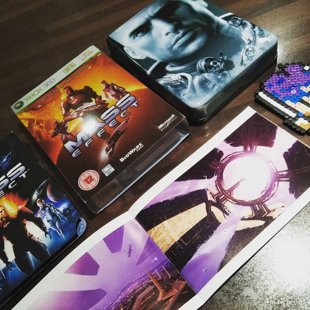 manjimaru22's tweet photo. So it seems to be #n7day today here is Mass Effect Limited Tin Edition for Xbox360 an absolutely gorgeous game with tremendous replayability and extremely strong background
#masseffect #bioware #xbox360 #steam #GamersUnite #retrogaming #videogames #instagamer #xbox #teamshepard https://t.co/3XAmhbM6ju