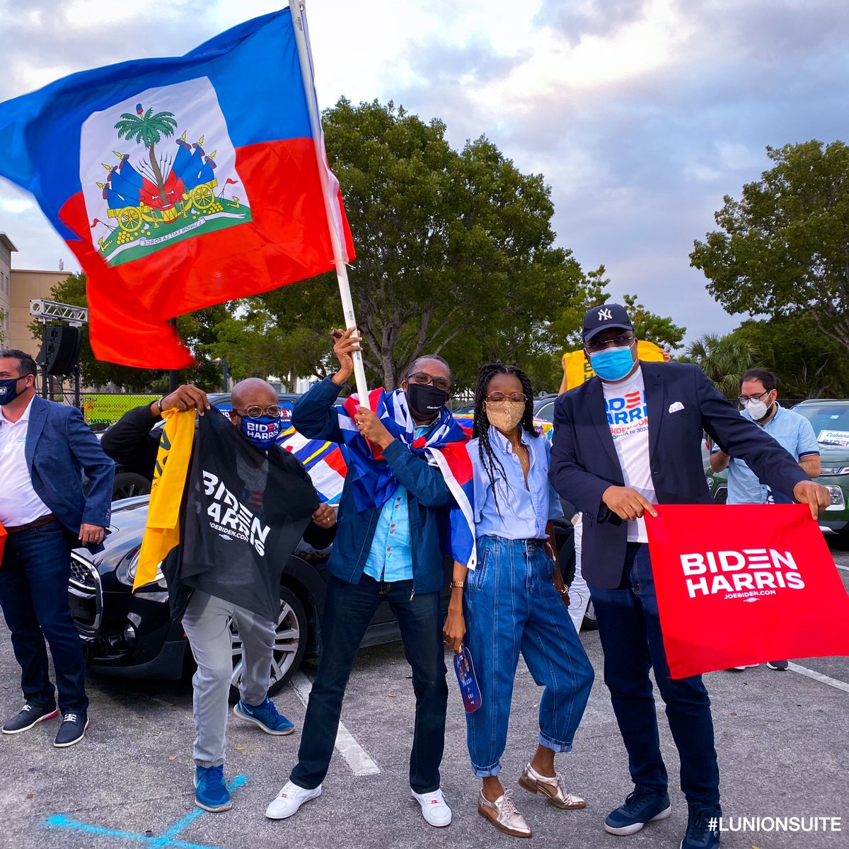 LunionSuite's tweet photo. #Election2020 #PresidentJoeBiden #VicePresidentKamalaHarris #Haitian https://t.co/PAVC5xXCiT