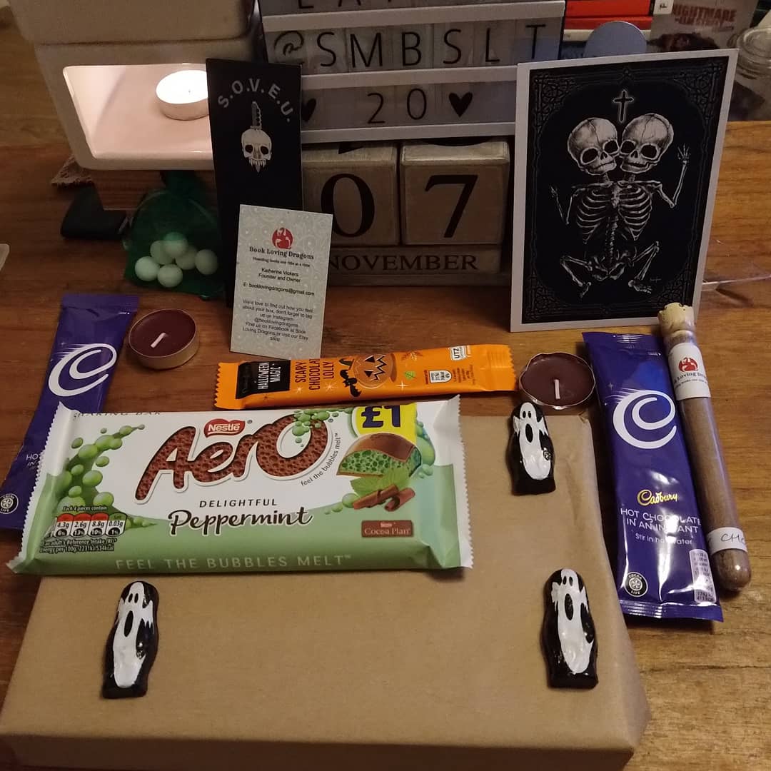 smbslt's tweet photo. My 1st #bookbox from #BookLovingDragons totally love the #testube of #hotchocolate I don't do mint 🤮 so will take that in for my workies XXX  still need to open the book ❤️ https://t.co/PdMthSpDtQ