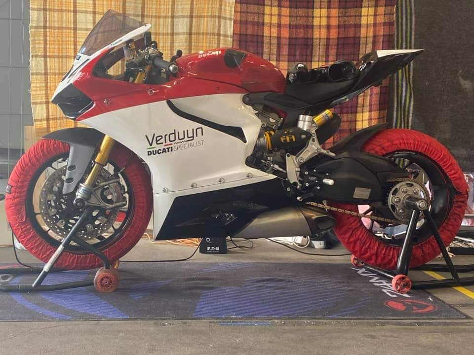 motorgestolen3's tweet photo. Vannacht is deze motor gestolen uit de parkeergarage in Rotterdam (Delfshaven).
Rond half 4 vannacht is deze uit de garage gehaald. 
Als iemand iets weet let me know.
Delen word gewaardeerd.

Frame nummer : ZDMH800ABCB004218 https://t.co/5FpQGBe2j9