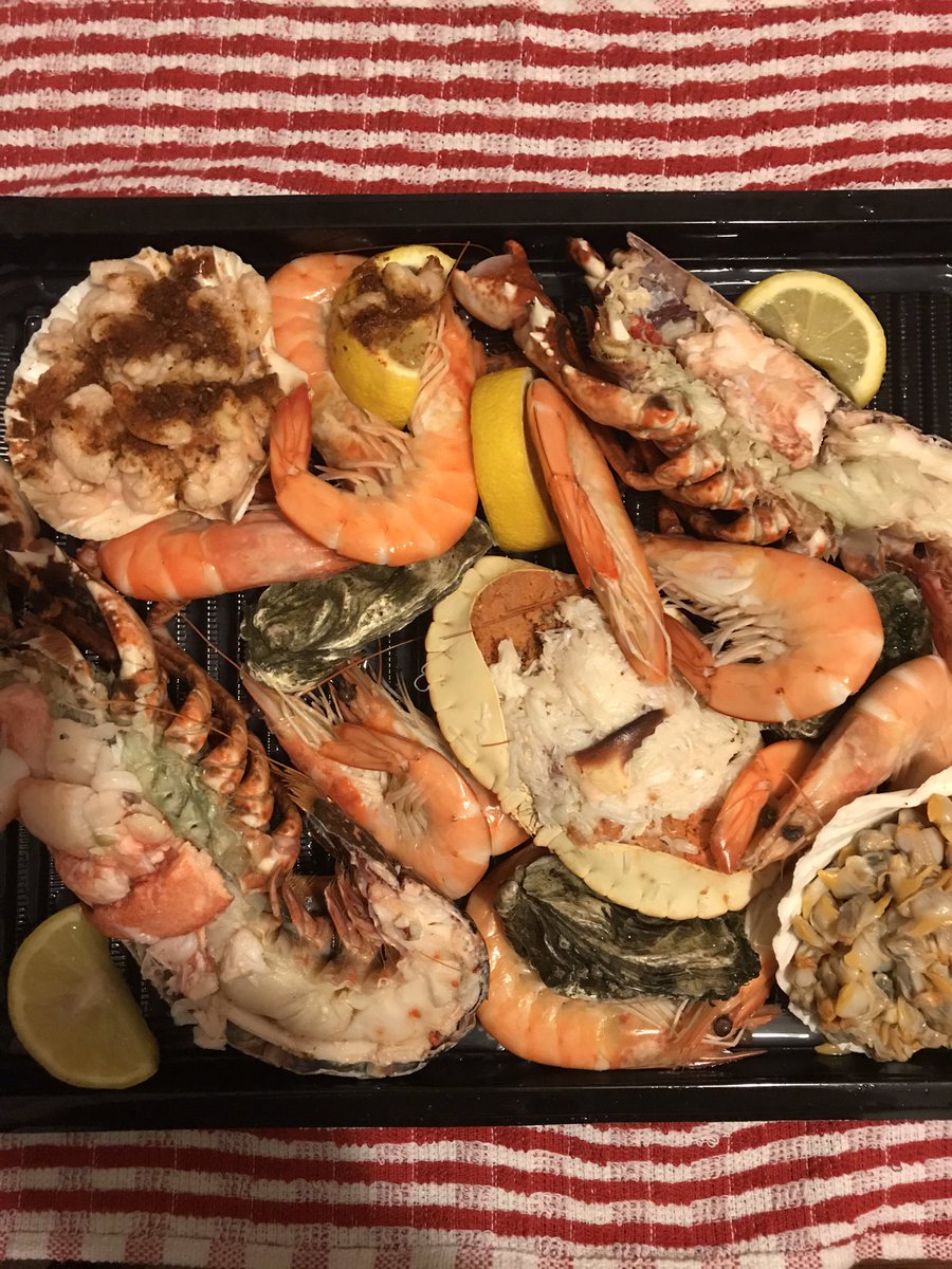 shakir_wdg's tweet photo. Had to have this wonderful seafood platter, first shown to me by #Steve Spiers.... my gratitude to Matthew and Corey. We will be ordering again #thecrispycod https://t.co/PhRat57Yj7